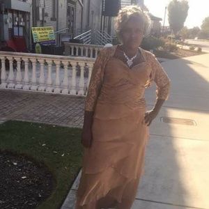 Meet your Posher, Almetta